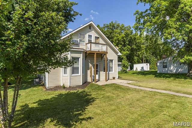 214 E Market Street, Columbia, IL 62236