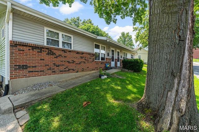 214 E Market Street, Columbia, IL 62236