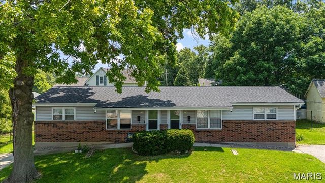 214 E Market Street, Columbia, IL 62236