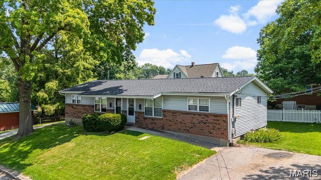 214 E Market Street, Columbia, IL 62236