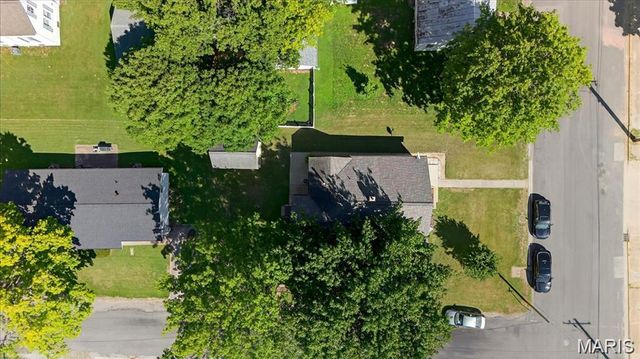 214 E Market Street, Columbia, IL 62236