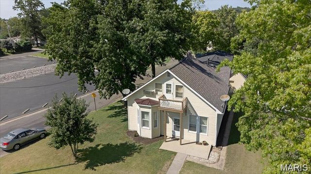214 E Market Street, Columbia, IL 62236