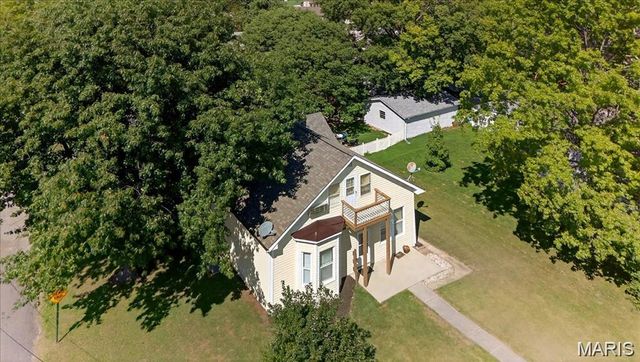 214 E Market Street, Columbia, IL 62236