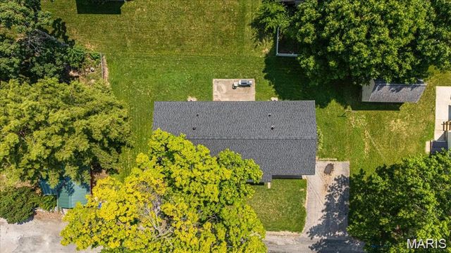 214 E Market Street, Columbia, IL 62236