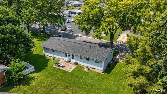 214 E Market Street, Columbia, IL 62236