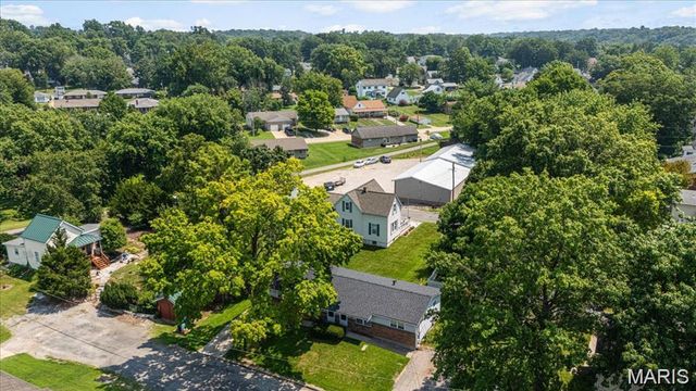 214 E Market Street, Columbia, IL 62236