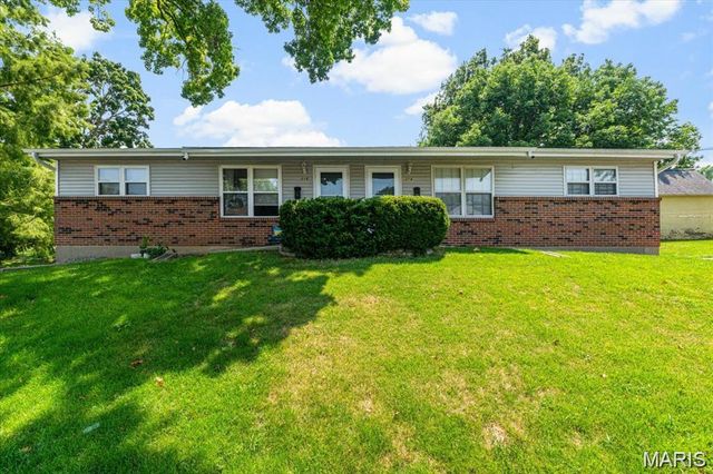 214 E Market Street, Columbia, IL 62236