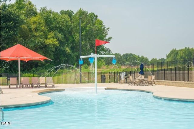 520 Eversden Drive, Zebulon, NC 27597