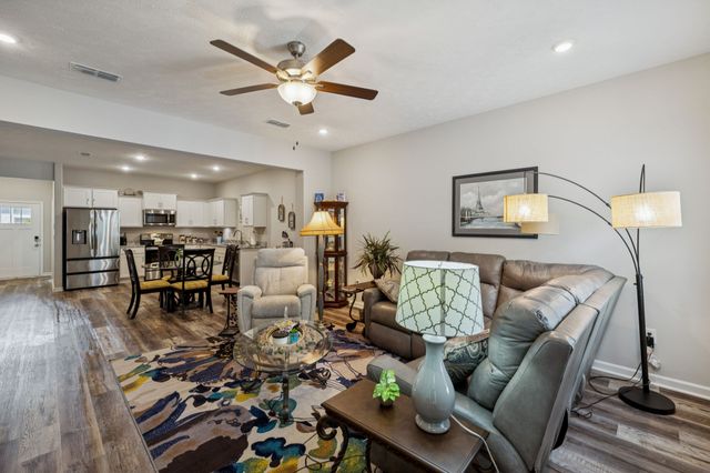 143 Creek Wood Rd, Manchester, TN 37355