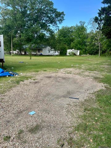 17501 La Hwy 42, Livingston, LA 70754