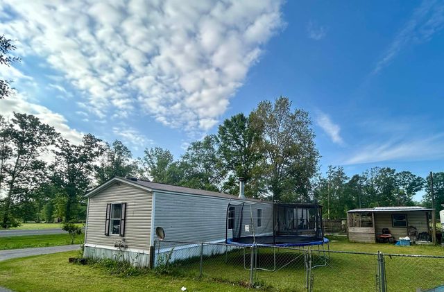 17501 La Hwy 42, Livingston, LA 70754