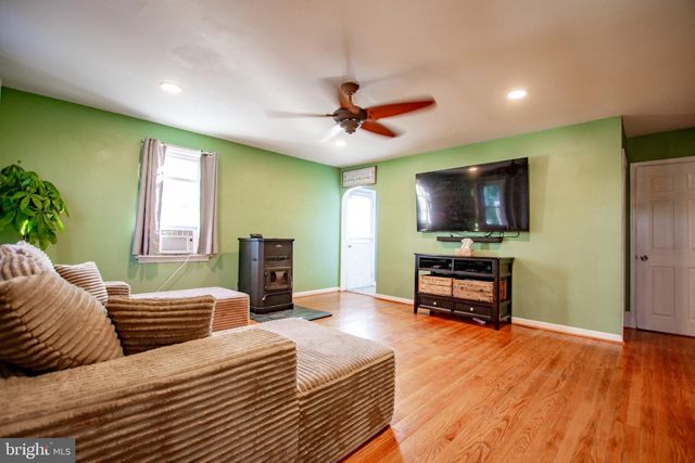 667 BEECHWOOD AVE, Pottstown, PA 19464