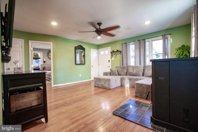 667 BEECHWOOD AVE, Pottstown, PA 19464
