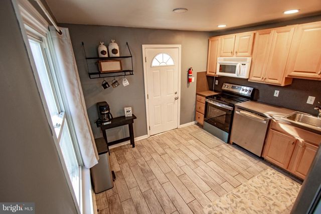 667 BEECHWOOD AVE, Pottstown, PA 19464