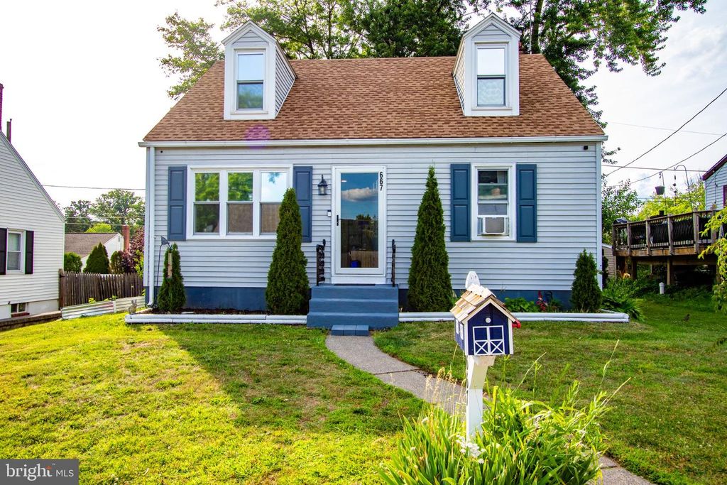 667 BEECHWOOD AVE, Pottstown, PA 19464