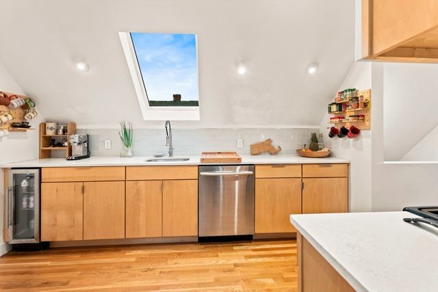 51 New Ocean St 3, Swampscott, MA 01907