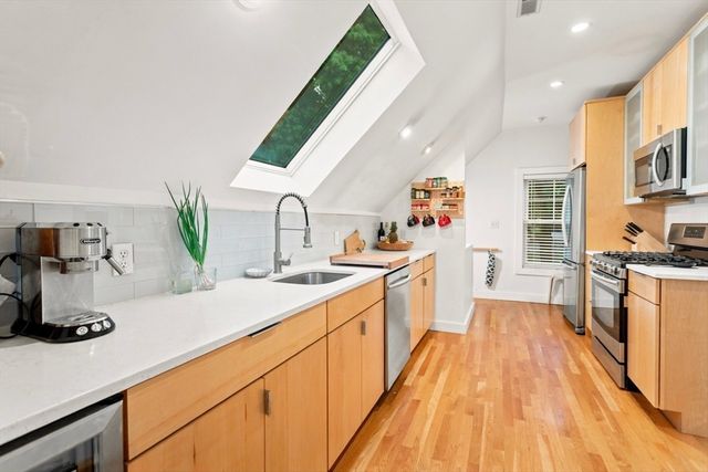 51 New Ocean St 3, Swampscott, MA 01907