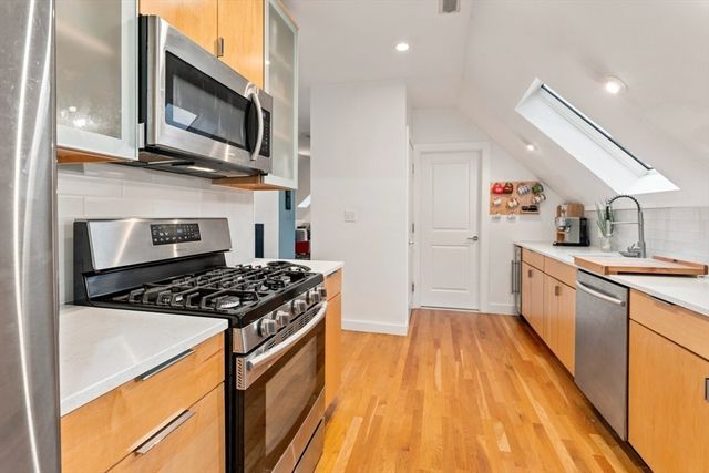 51 New Ocean St 3, Swampscott, MA 01907