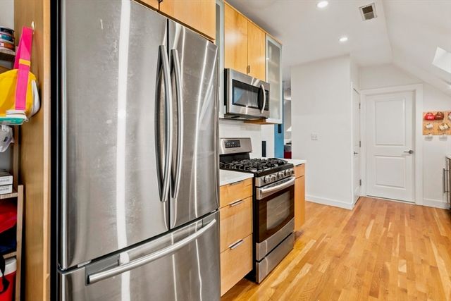 51 New Ocean St 3, Swampscott, MA 01907