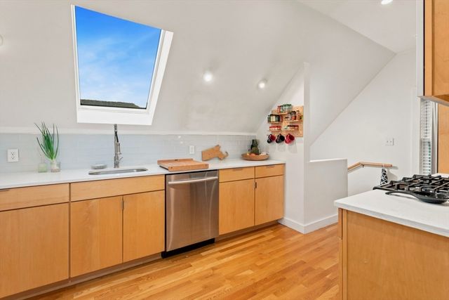 51 New Ocean St 3, Swampscott, MA 01907