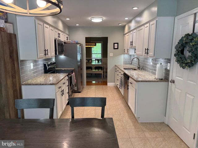 10 WIMBELDON WAY, Tabernacle, NJ 08088