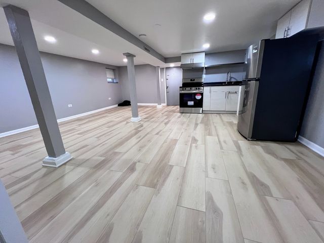 5628 W Eastwood Avenue GR, Chicago, IL 60630