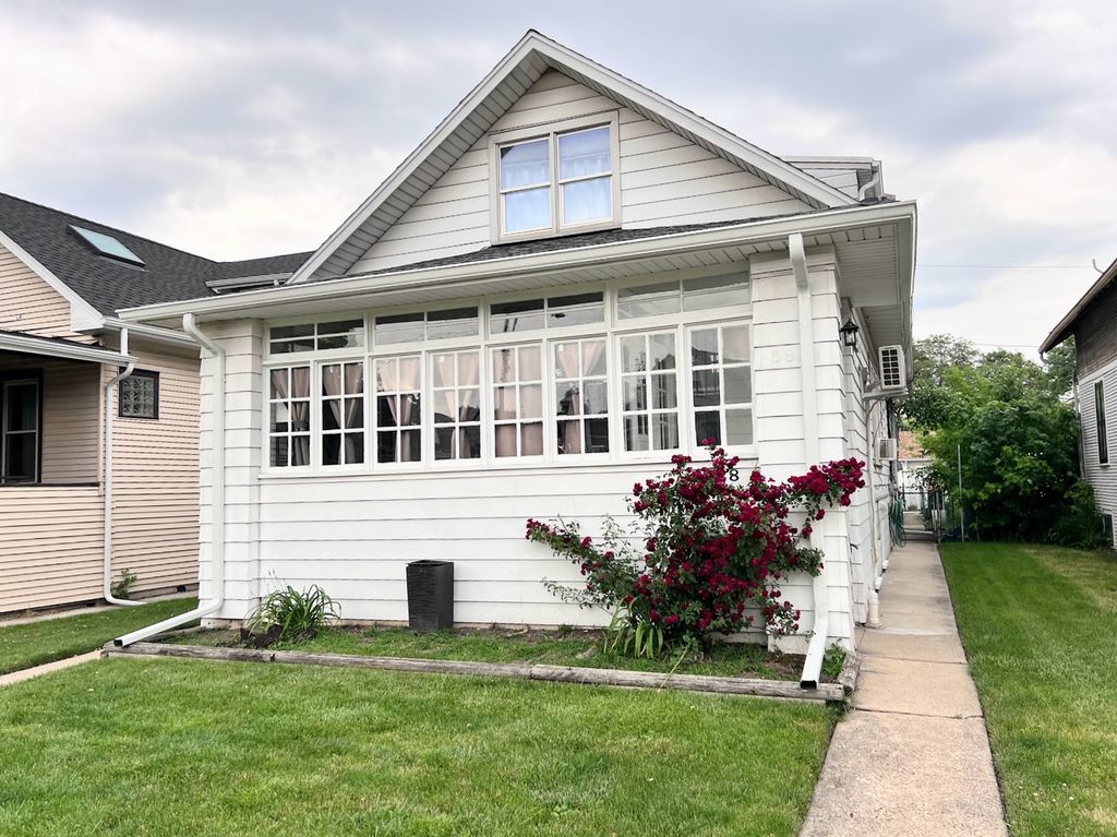 5628 W Eastwood Avenue GR, Chicago, IL 60630