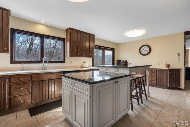 710 Briarfarm Lane, Kirkwood, MO 63122