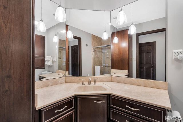 710 Briarfarm Lane, Kirkwood, MO 63122