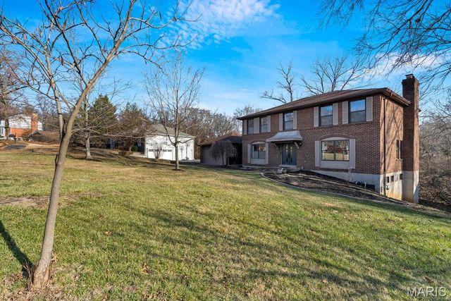 710 Briarfarm Lane, Kirkwood, MO 63122