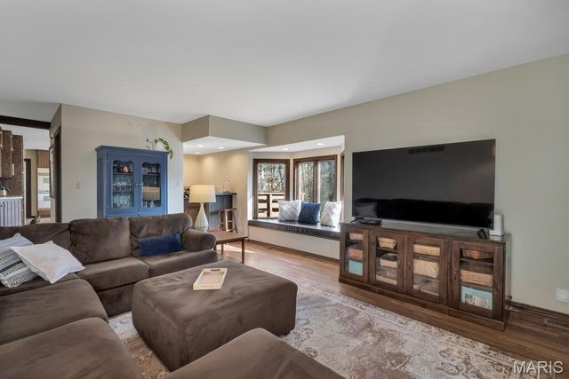 710 Briarfarm Lane, Kirkwood, MO 63122