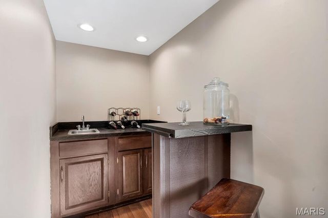 710 Briarfarm Lane, Kirkwood, MO 63122