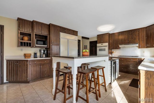 710 Briarfarm Lane, Kirkwood, MO 63122