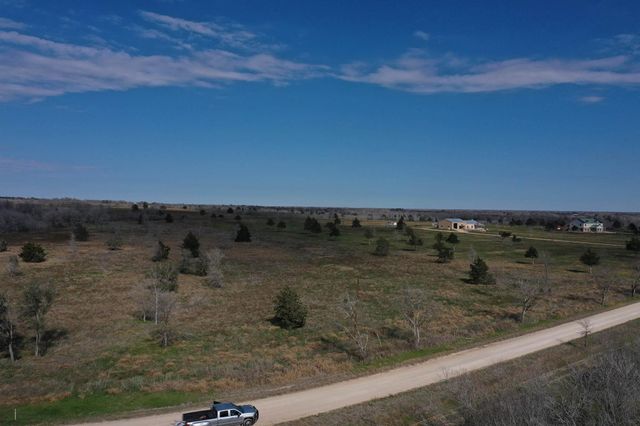 TR 4 000 County Road 451, Waelder, TX 78959
