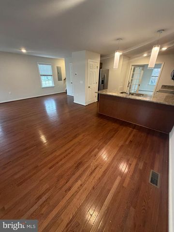 8528 ENGLESIDE ST, Alexandria, VA 22309