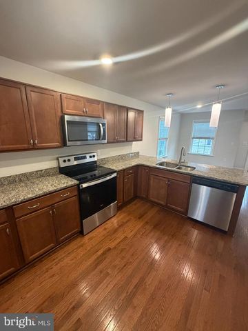 8528 ENGLESIDE ST, Alexandria, VA 22309