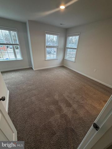 8528 ENGLESIDE ST, Alexandria, VA 22309