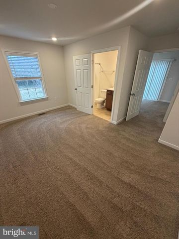 8528 ENGLESIDE ST, Alexandria, VA 22309