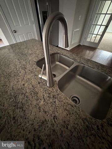 8528 ENGLESIDE ST, Alexandria, VA 22309