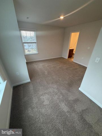 8528 ENGLESIDE ST, Alexandria, VA 22309