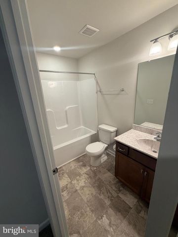 8528 ENGLESIDE ST, Alexandria, VA 22309