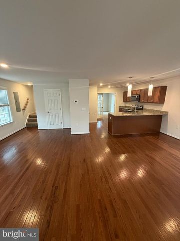 8528 ENGLESIDE ST, Alexandria, VA 22309