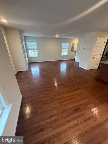 8528 ENGLESIDE ST, Alexandria, VA 22309