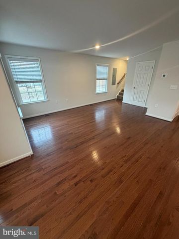 8528 ENGLESIDE ST, Alexandria, VA 22309