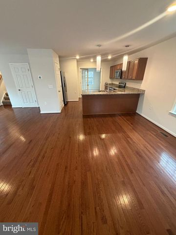 8528 ENGLESIDE ST, Alexandria, VA 22309