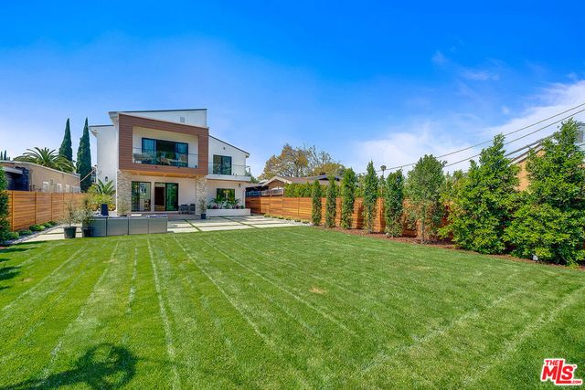 244 S Gramercy Place, Los Angeles, CA 90004