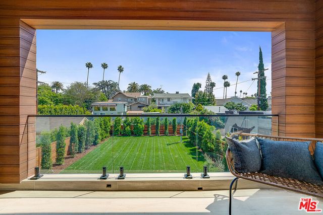 244 S Gramercy Place, Los Angeles, CA 90004