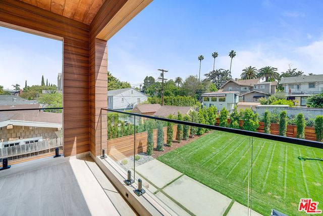 244 S Gramercy Place, Los Angeles, CA 90004