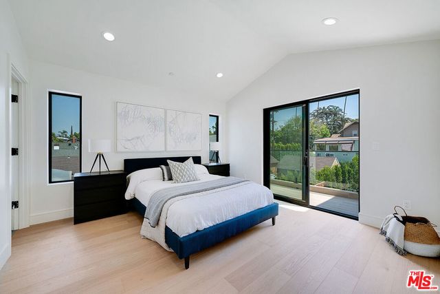 244 S Gramercy Place, Los Angeles, CA 90004