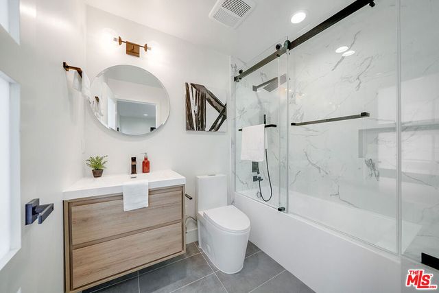 244 S Gramercy Place, Los Angeles, CA 90004